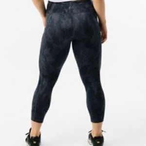ZYIA Charcoal Mood Light n Tight Hi-Rise Capri 20” - size 0 NWT